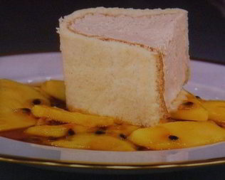 Парфе-тирамису с персиковым соусом