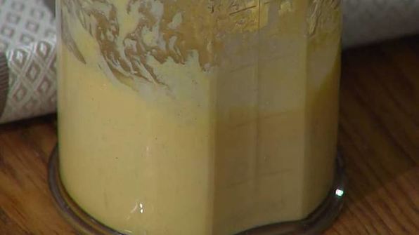 биточки из крабового мяса, огурцов и каперсов