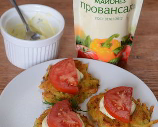 Драники из кабачков и картофеля с майонезом