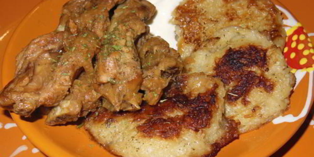 Рецепт драников тушеных со свиными ребрышками