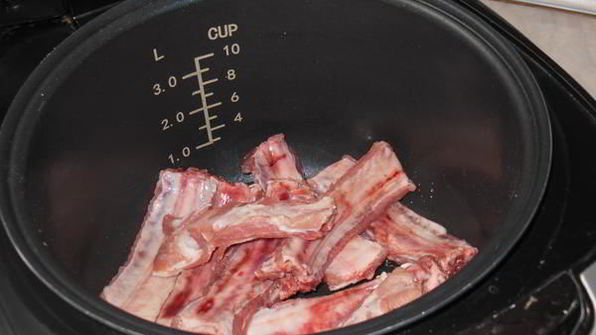 драники тушеные со свиными ребрышками