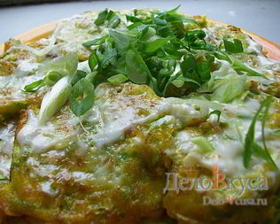 Кабачковые драники с чесночным соусом