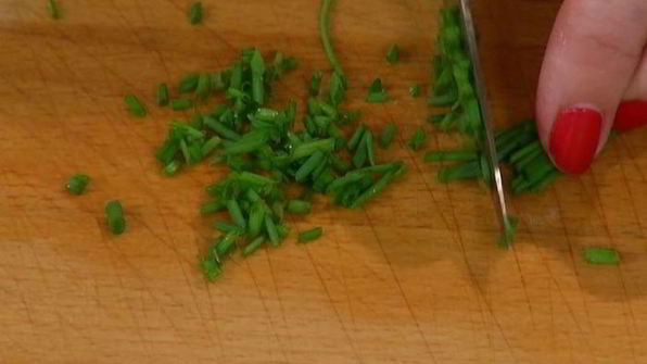 хрустящие драники с помидорами и маринованным луком