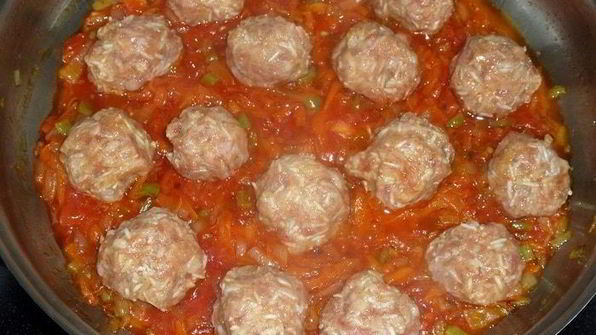 фрикадельки ежики с овощами