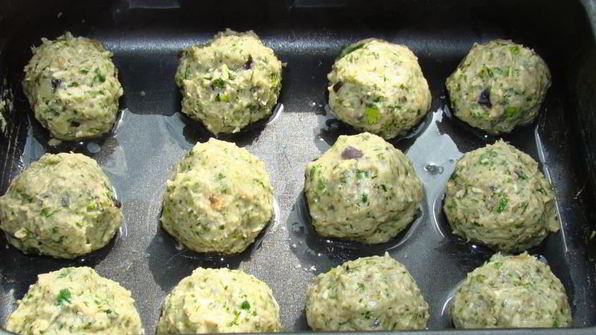 фрикадельки из баклажана и белой фасоли