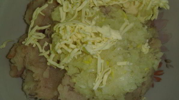 фрикадельки из минтая в сырно-майонезном соусе