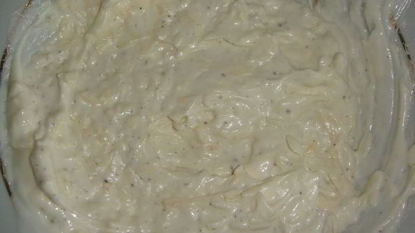 фрикадельки из минтая в сырно-майонезном соусе