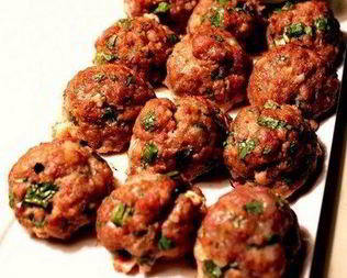 Фрикадельки из мясного фарша по-турецки