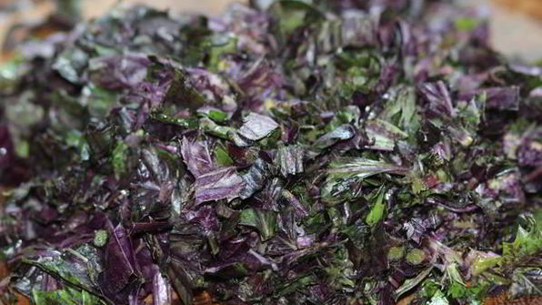 фрикадельки из трески в томатно-базиликовом соусе