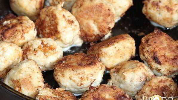 фрикадельки из трески в томатно-базиликовом соусе