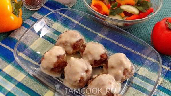 фрикадельки под сливочным соусом