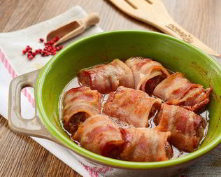 Фрикадельки с беконом в сливочно-томатном соусе