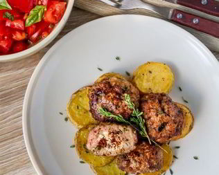 Фрикадельки с начинкой в средиземноморском стиле