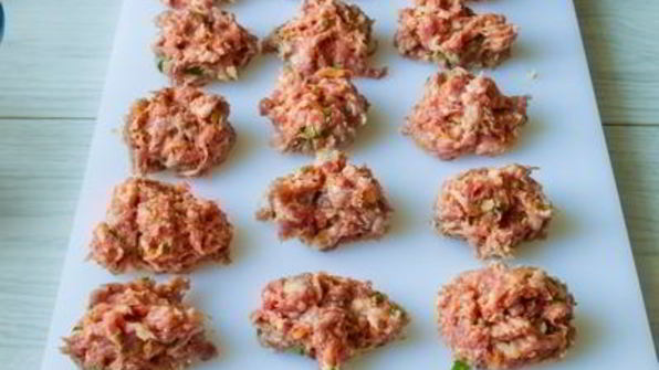 фрикадельки с начинкой в средиземноморском стиле