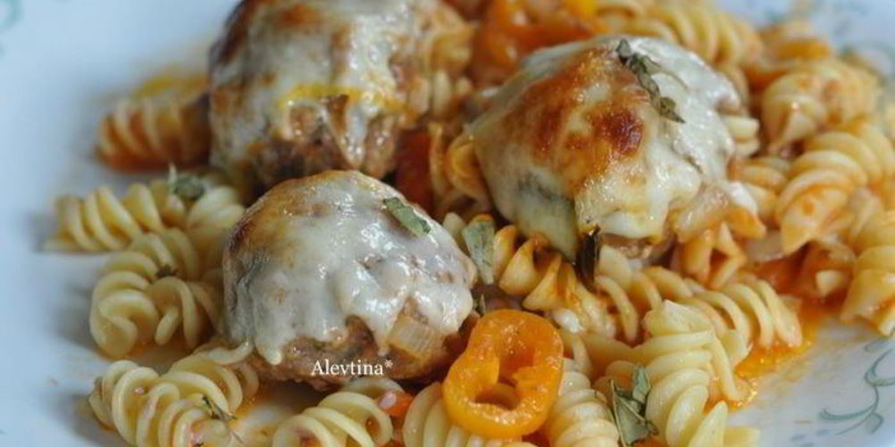 Рецепт фрикаделек с пастой и соусом