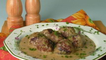 Фрикадельки в медово-горчичном соусе