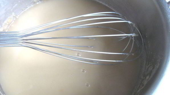 фрикадельки в пикантном соусе с пастой