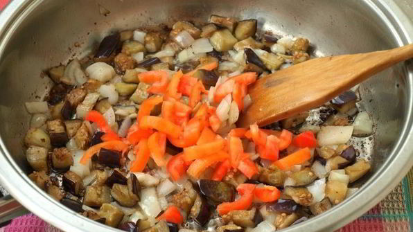 фрикадельки в соусе из баклажанов