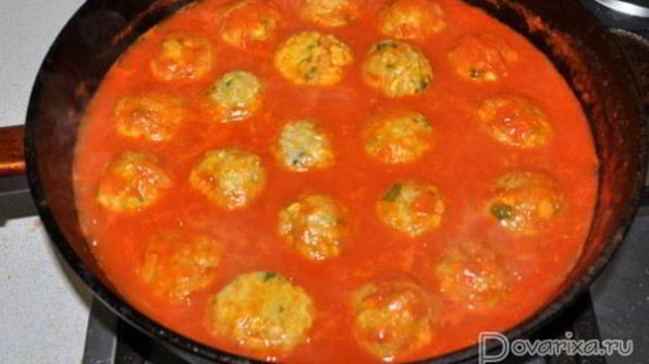 рыбные фрикадельки в томатном соусе