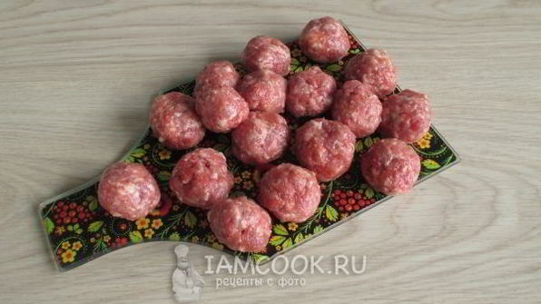 тушеная картошка с фрикадельками