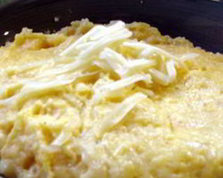 Гарнир из кукурузной крупы с сыром