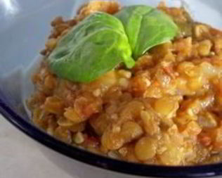 Чечевица с помидорами и карри