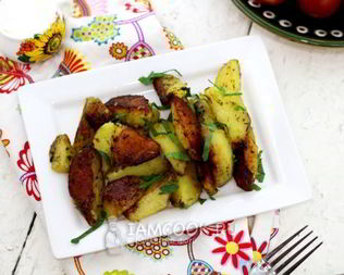 Картофель по-деревенски в мультиварке