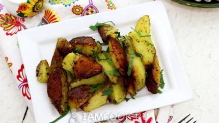 Картофель по-деревенски в мультиварке