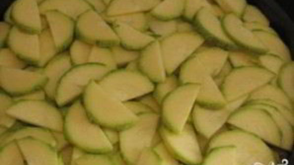 картофель с фаршем и кабачками