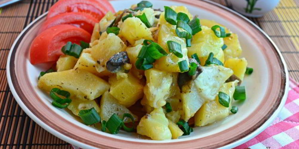 Рецепт картофеля с грибами и сыром сулугуни в мультиварке
