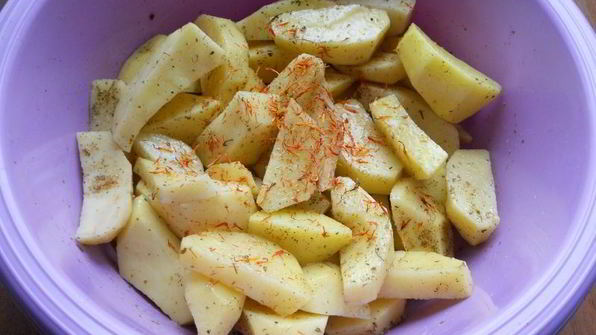 картофель с грибами и сыром сулугуни в мультиварке