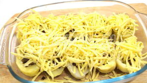 картофель с грибами в духовке