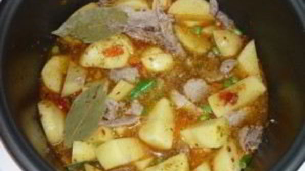 картофель с овощами в мультиварке