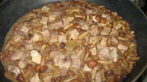 картошка с грибами опятами жареная