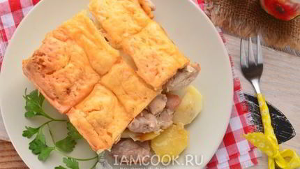 Картошка с курицей, сыром и майонезом в духовке