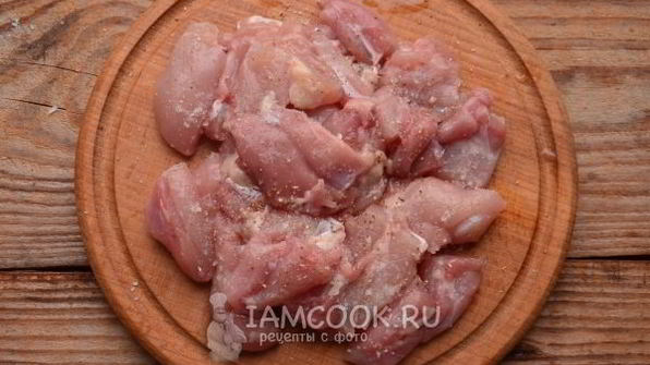 картошка с курицей, сыром и майонезом в духовке