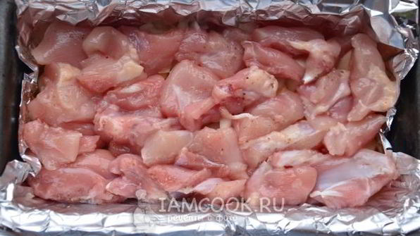 картошка с курицей, сыром и майонезом в духовке