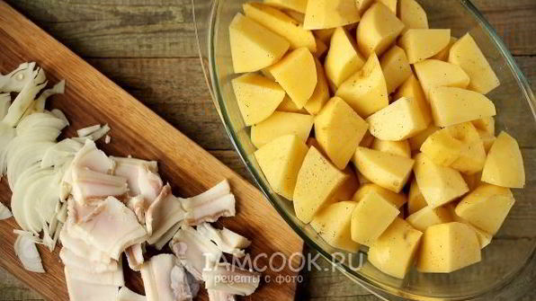 картошка с салом в духовке