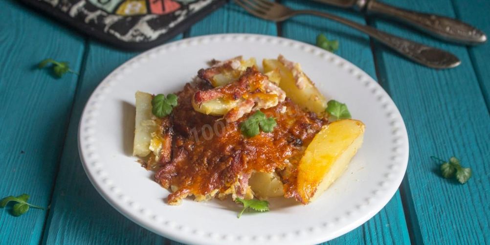 Рецепт картошки с ветчиной и сыром в духовке