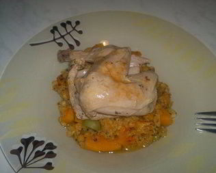 Красная чечевица с тыквой и оливками и отварной кролик