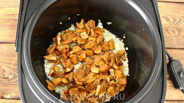 рис с грибами в мультиварке