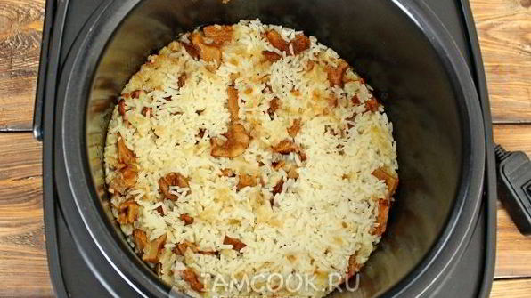рис с грибами в мультиварке