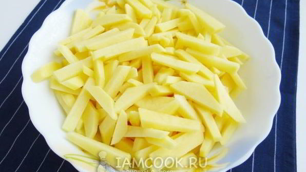 жареная картошка с солеными грибами