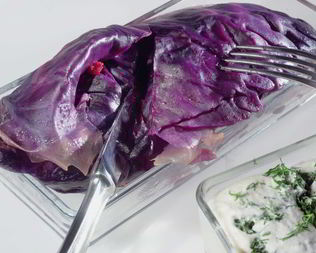 Голубцы из красной капусты с уткой