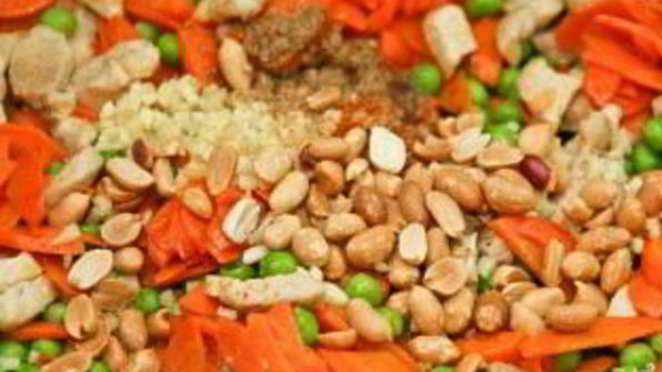 гречневая лапша со свининой в соусе