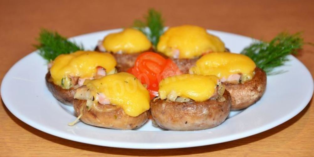 Рецепт фаршированных шампиньонов под сырной шапочкой