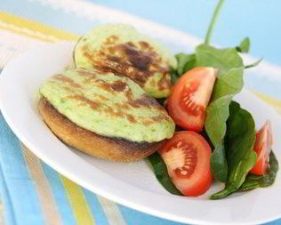 Грибные шляпки, фаршированные шпинатом и голубым сыром