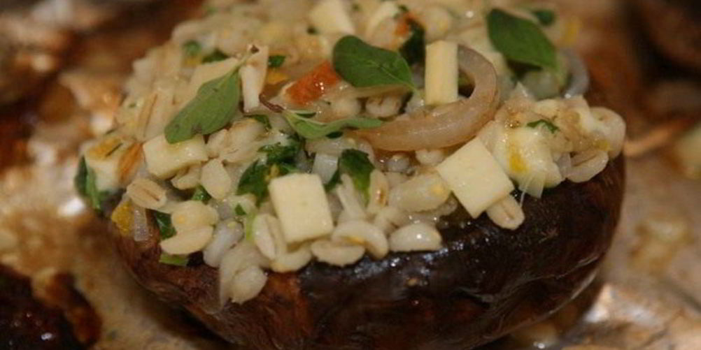 Рецепт грибов, фаршированных перловкой