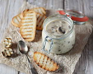 Грибы в сметанном соусе