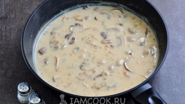 грибы в сметанном соусе